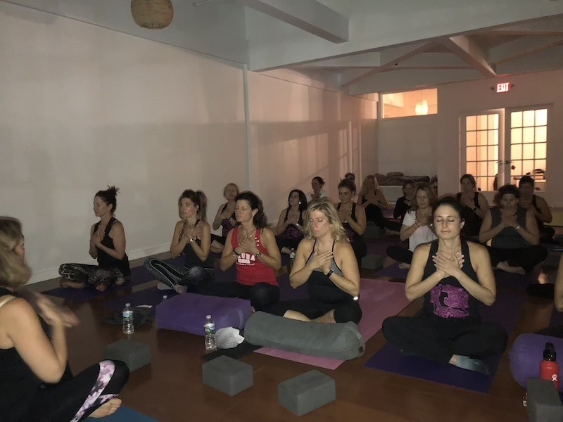 2018-10-23 – ON THE FLOOR YOGA EVENT